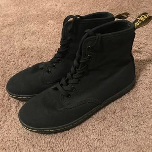 Dr. Martens Black Shoreditch Shoes